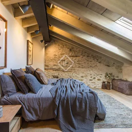 Villa Age *
